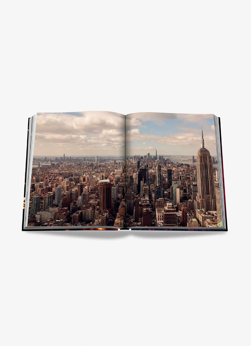 New York Chic Book - Image 4