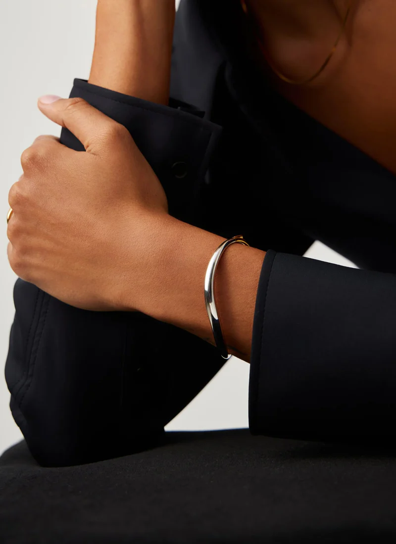 Savi Signature Hinged Bangle