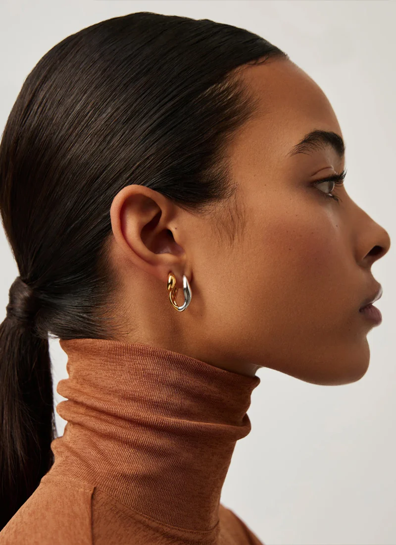 Savi Signature Small Hoop Earrings - Image 3