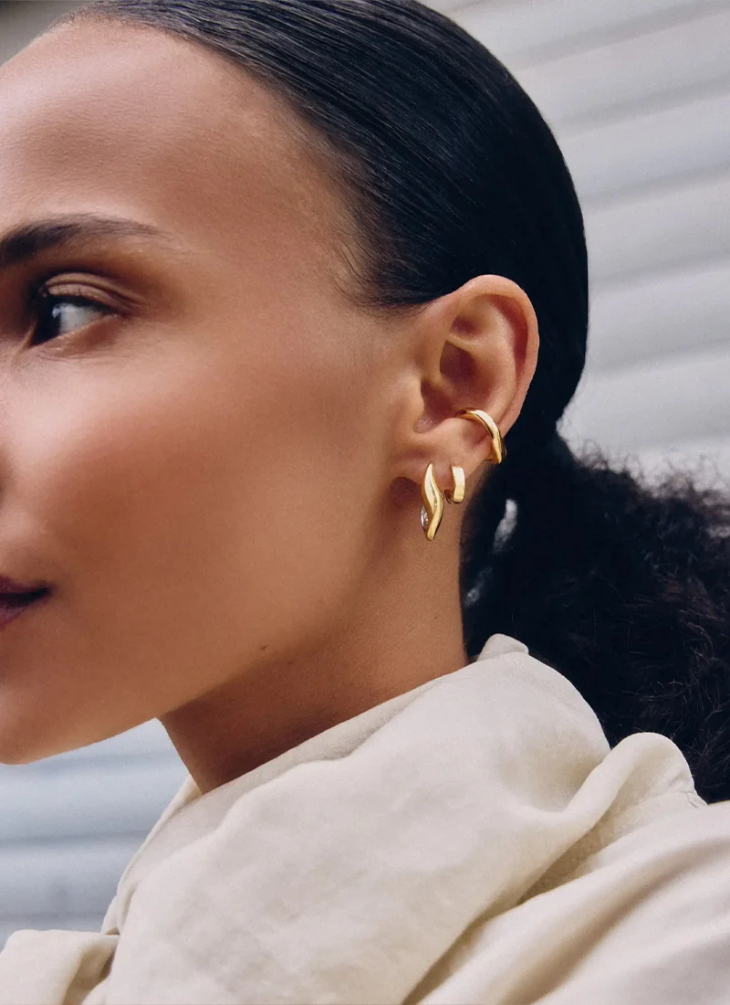 Savi Signature Small Hoop Earrings - Image 5