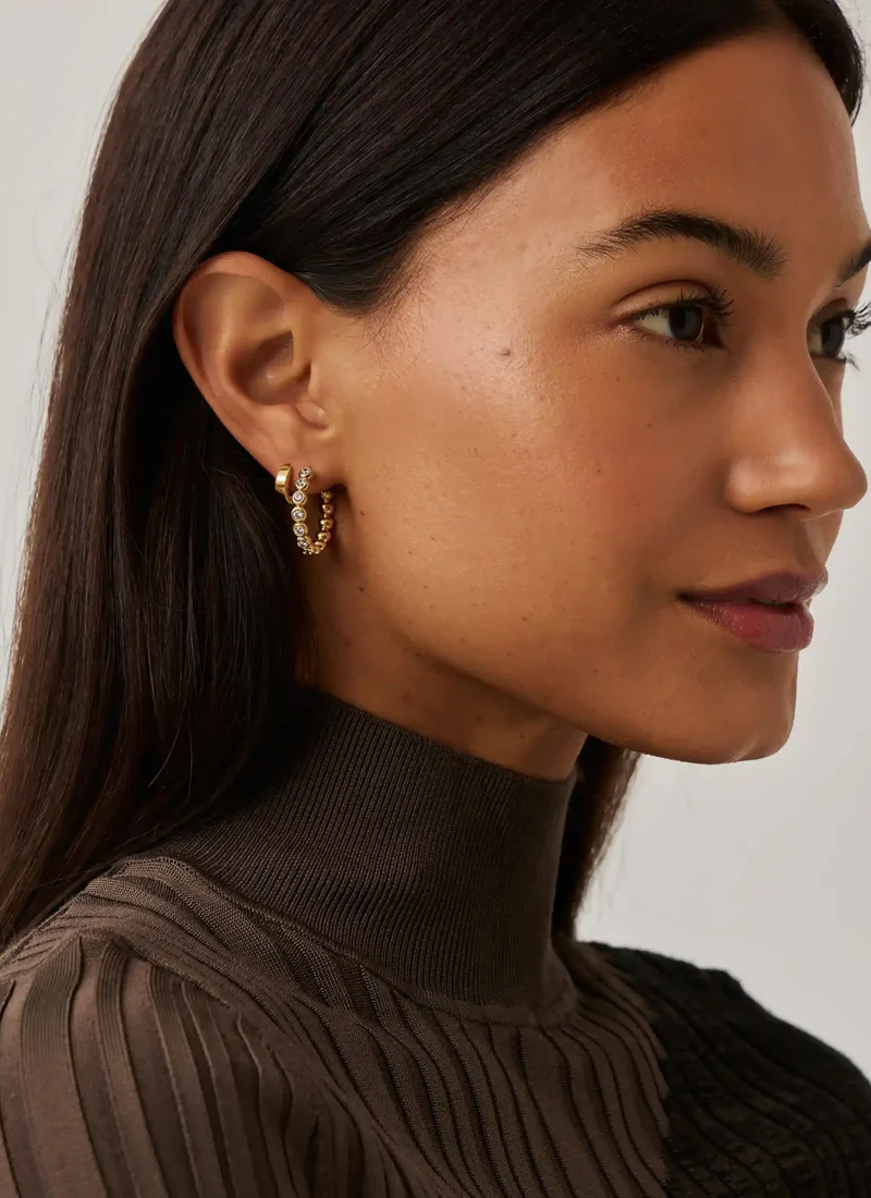 Tennis Medium Hoop Earrings Gold - Image 2