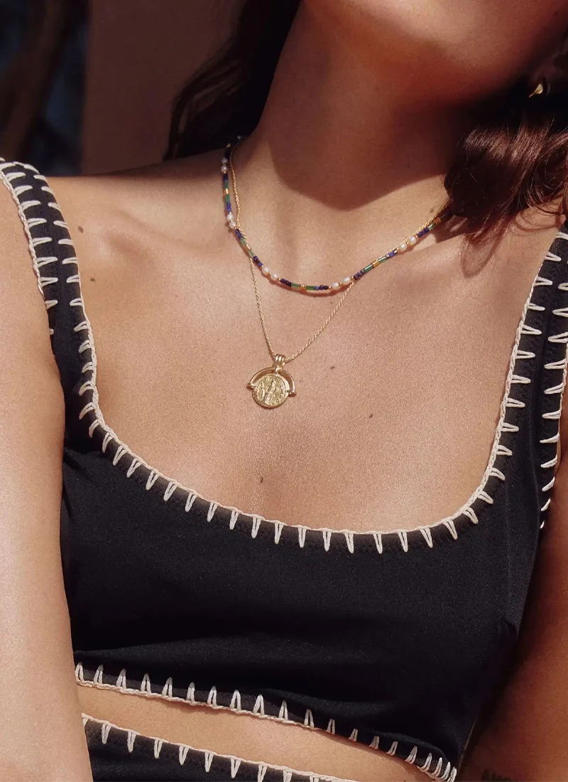 Lucy Williams Medium Engrave Roman Arc Coin Necklace - Image 3