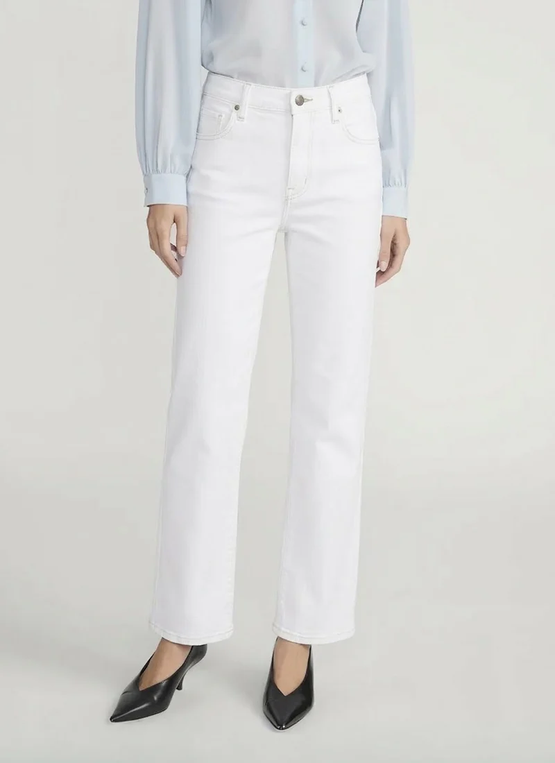 The Mellow Straight Leg Jeans