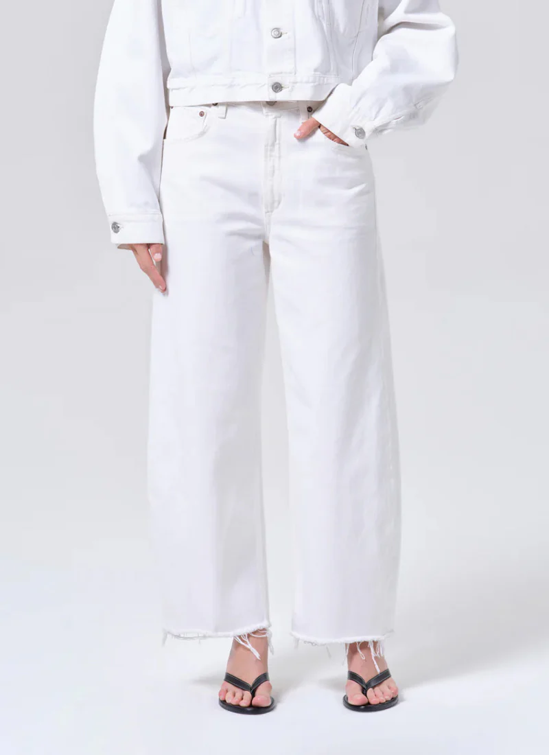 Low Curve Fray Wide Leg Jeans