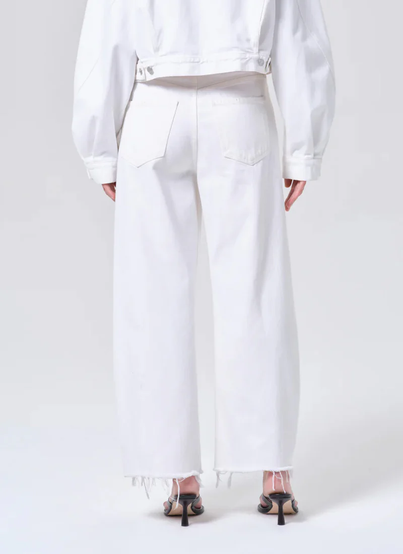 Low Curve Fray Wide Leg Jeans - Image 2