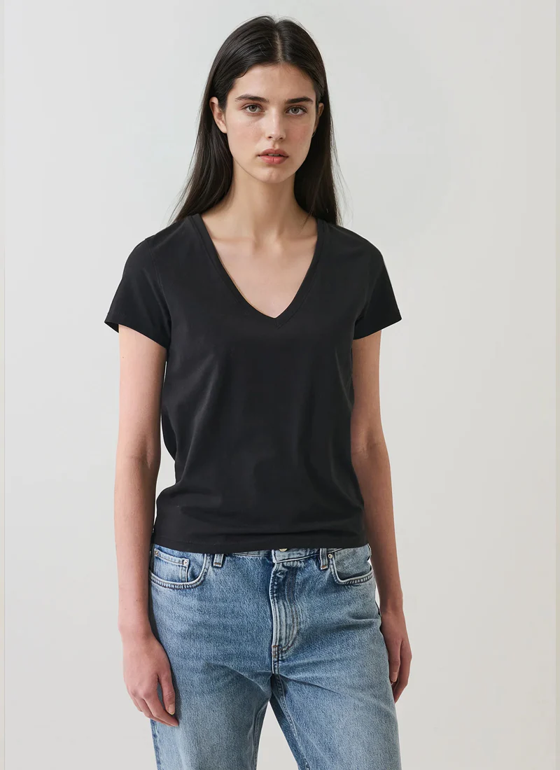 Pima Cotton Stretch Slim V-Neck T-Shirt